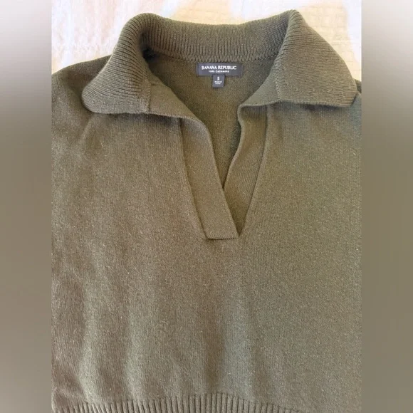 Banana Republic Women's 100%Cashmere Sweater Polo in Military Olive Green - Picture 4 of 14
